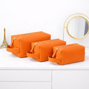 Sac de maquillage en vente chaude, logo personnalisé, sacs cosmétiques de voyage pour hommes, sac de toilette en cuir de haute qualité - Product Image 4