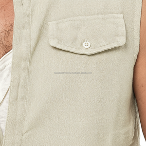 เสื้อกล้ามเฮนลีย์ผู้ชายแบบสั่งทำ OEM ผ้าฝ้ายผสมลินิน เสื้อกั๊กชายหาดฤดูร้อนลำลอง คอปกแบบแบนด์ ทรงเข้ารูป มีกระเป๋าแบบฝาปิด - Product Image 3