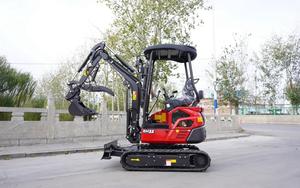 จัดส่งฟรี ได้รับการรับรองมาตรฐาน EPA CE รถขุดขนาดเล็ก 2.5 ตัน ใหม่เอี่ยม เครื่องยนต์ Kubota D1105 แรง 35 แรงม้า พร้อมระบบป้องกันการพลิกคว่ำ (ROPS) และหัวหนีบไฮดรอลิก - Product Image 2