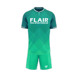 Kits de football rétro conçus sur mesure Uniformes de maillot de football pour enfants de haute qualité pour hommes - Product Image 6