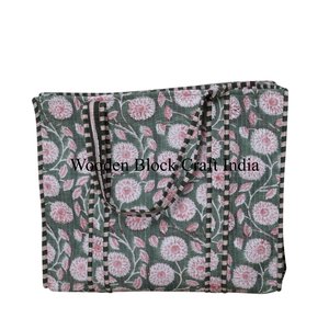 Sac fourre-tout en coton matelassé à imprimé floral fait à la main en Inde pour femmes, grand sac écologique pour la plage, les fêtes et les courses - Product Image 5