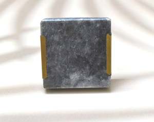 Poignée de porte de placard moderne en marbre et laiton, couleur, forme et taille personnalisées, fabriquée en Inde - Product Image 1