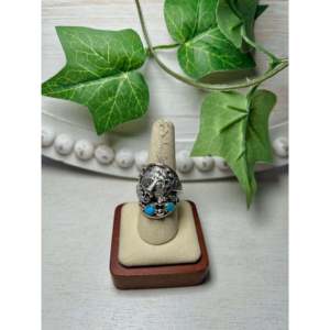 Anillo de Plata de Ley con Turquesa Navajo Kingman, Elegante Engaste de Bisel Chapado en Oro Rosa, Marca Privada Licenciada 'IS' - Product Image 1