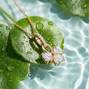 สร้อยคอ Jeulia ชุบทองรูปใบโคลเวอร์อินฟินิตี้ประดับเพชรและมุก - Product Image 3