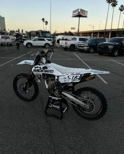 Super Discount 2025 New Sur Ron Light Be X Version Off Road Electric Dirt BikeElectric Dirt Bike60V 8000W Electric <b>Motorcycle</b>. - Product Image 6