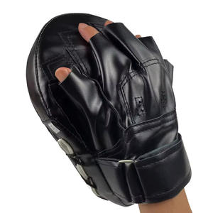 Protector de Muñeca de Cuero con Logotipo Personalizado Más Vendido, Correa Ajustable para Entrenamiento Profesional de Kickboxing y Artes Marciales Comerciales - Product Image 1