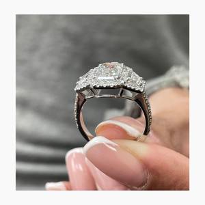 Anillo de Tres Piedras con Corte Esmeralda de Diamante Moissanite, Anillo de Boda Original de Plata 925 para Mujer, Regalo de Joyería para Fiesta de Compromiso - Product Image 4