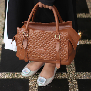 Bolso clásico de cuero marrón caramelo Premium, silueta estructurada, dos herrajes en tono dorado, gran oferta, edición Heritage, cremallera - Product Image 2