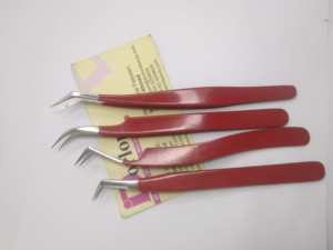 Pinzas para pestañas recubiertas de Color rojo Pinzas para extensiones de pestañas injertadas semicurvadas de volumen curvo con logotipo personalizado de acero inoxidable - Product Image 2
