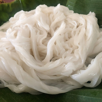 Nouilles de riz vietnamiennes - Bâtonnets de riz - Pho Vietnam de haute qualité // M. Alex Truong