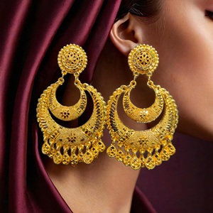 Comprar conjunto de pendientes con el último diseño de 22CT chapado en oro estilo Jhumka pendientes de joyería para las mujeres desgaste por los exportadores - Product Image 1