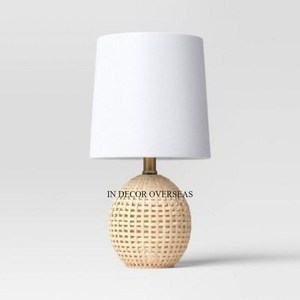 Meilleure qualité en rotin fait Base et couleur blanche Top maison et hôtel salon et chambre décoration lampes de luxe foudre approvisionnement - Product Image 1