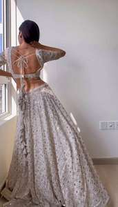 Ensemble Lehengha Choli en fausse Georgette brodée à séquences lourdes de créateur Tissu Georgette Lehenga de qualité supérieure - Product Image 3