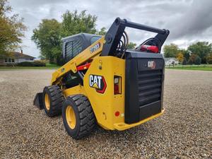 รถตักล้อยางดีเซล CAT 272D3 สีเหลือง อุปกรณ์ก่อสร้างมือสอง - Product Image 3