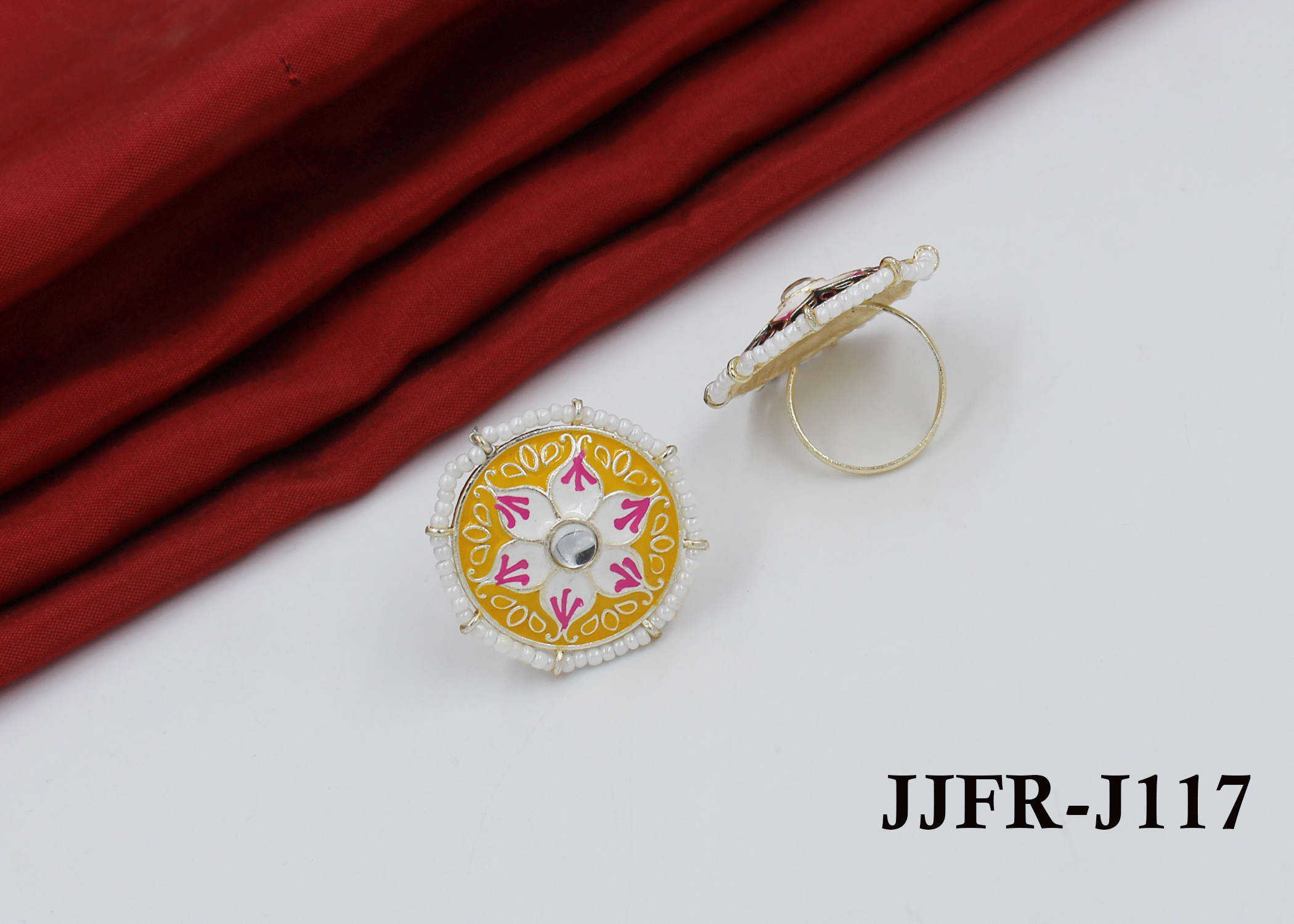 สีเหลือง