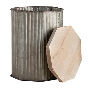 Recipiente galvanizado con tapa de madera Contenedor hecho a mano de calidad premium Diseñador de forma redonda Recipiente de hierro al por mayor - Product Image 1