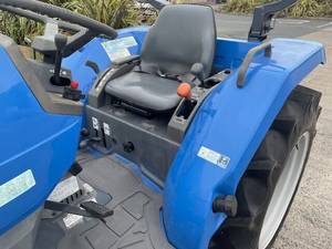 Livraison gratuite - Tracteur agricole à 4 roues motrices GEAS TG273 - 26,7 CV - 1,5 L - 3 cylindres diesel - Direction assistée - PTO et attelage 3 points - Product Image 5