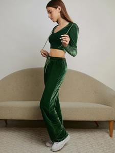 Conjuntos de chándal de terciopelo con capucha de alta calidad informales con estilo para mujer hechos a medida al por mayor - Product Image 4