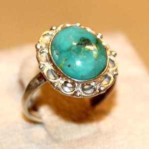 Vente en gros Bague personnalisable en argent 925 fabriquée à la main avec incrustation de turquoise naturelle Bague de fiançailles Bijoux de mode Cadeau pour les femmes OEM - Product Image 4