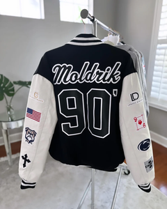 เสื้อแจ็คเก็ตเบสบอลแบบวาร์ซิตี้สำหรับผู้ชายสไตล์โรงเรียนมัธยมปลาย ตกแต่งด้วยผ้าปะติดปะต่อ ตัวอักษรปัก โลโก้ปัก 3 มิติ  วัสดุหนังและผ้าขนสัตว์ ให้ความอบอุ่นในฤดูหนาว - Product Image 4