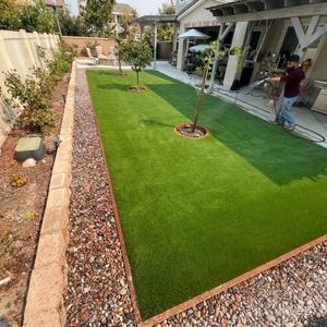 JS Tapis <span class=keywords><strong>de</strong></span> <span class=keywords><strong>pelouse</strong></span> <span class=keywords><strong>de</strong></span> jardin personnalisé <span class=keywords><strong>de</strong></span> haute qualité Gazon synthétique <span class=keywords><strong>de</strong></span> couleur verte Gazon artificiel pour décor <span class=keywords><strong>de</strong></span> paysage - Product Image 6