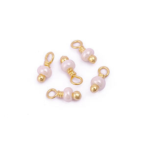 Composants de bijoux minimalistes en perles d'eau douce, connecteur classique en laiton, fil plaqué or, perles minuscules - Product Image 1