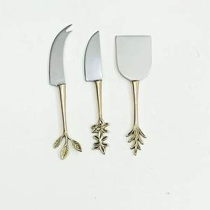 Atractivos juegos de queso de metal con mango de alambre trenzado acabado Dorado para el hogar Juegos de esparcidor de mantequilla de queso de mesa - Product Image 5