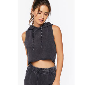 Prix bon marché vente en gros de survêtement GYM en coton blanc pour femmes, manches longues, crop top, sweat-shirt, LOGO personnalisé, sweats à capuche courts - Product Image 5