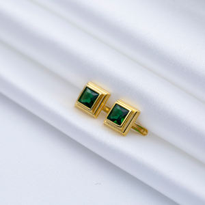 Venta al por mayor 925 Plata Esterlina Esmeralda CZ Diseño Cuadrado Pendientes Joyería - Product Image 4