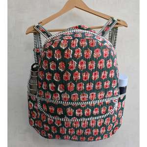 Mini Mochila Acolchada con Estampado Floral Indio en Algodón, Hecha a Mano, Estilo Boho, Ligera, con Cierre, para la Escuela y la Playa - Product Image 2