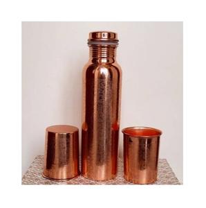 Botella de cobre tradicional con vasos a juego para una hidratación saludable Vida sostenible Comedor en casa Y REGALOS FESTIVOS - Product Image 5