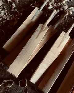 Best Benpro Enterprises BE-CB-2251 Logotipo personalizado Impreso Peso ligero Inglés Willow Cricket Bat-Ecológico Alta calidad Nuevo - Product Image 5