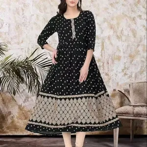 Neues Design Damen Rayon lang bedrucktes Anarkali-Kleid lässige Kurti für Damenkleid