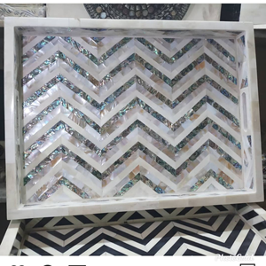 Plateau de service artisanal en os d'animal et nacre, design personnalisé poli, toucher réel - Golfe, Émirats arabes unis, Dubaï - Product Image 2