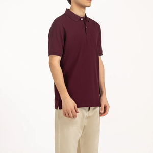 Vente en gros de T-shirts pour hommes en polyester de qualité supérieure, ensembles élégants personnalisables avec logo, découpe automatisée, séchage rapide, sur mesure - Product Image 4