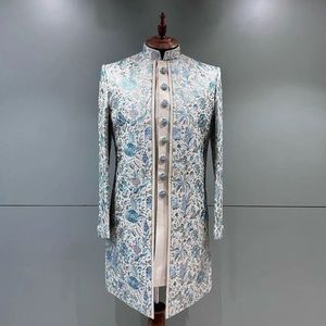 NUEVO BORDADO DE RESHAM COLORIDO EN IMPRESIONANTE NOVIO SHERWANI Y PANTALÓN CON CUENTAS DE CRISTAL EMBELLECIDAS, TRABAJO DE DABKA = 2024 - Product Image 1