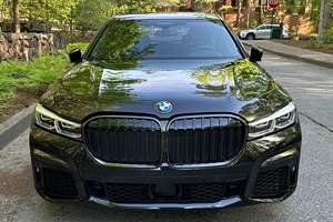 2021 750i xDrive ~13 200 milles, V8 biturbo, transmission intégrale, très bien équipé, non modifié - Product Image 2