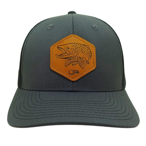 Sombrero de camionero de 6 paneles gris negro al por mayor, parche con logotipo de cuero, personaliza tu propio logotipo en el lado izquierdo, ala plana, hebilla de un solo pecho - Product Image 1
