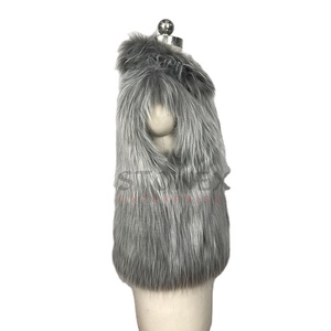 Ropa de invierno Trending Faux Fox Fur Coat Chaleco con capucha Diseño de logotipo personalizado Niñas Chalecos de piel sintética - Product Image 4