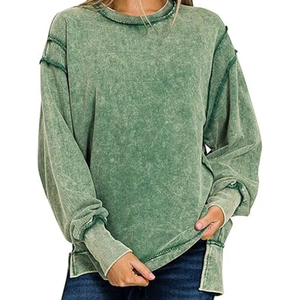 Sweat-shirt personnalisé vintage pour femme en coton/polyester polaire uni de haute qualité, avec logo brodé effet délavé soleil, col rond vieilli et fini acide - Product Image 1