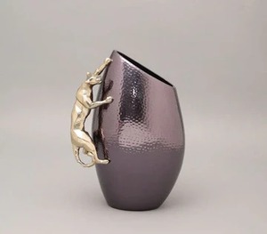 Llamativo florero gris con acento de tigre dorado, idea de regalo perfecta para Bodas de inauguración de la casa o cambio de imagen elegante para el hogar - Product Image 3