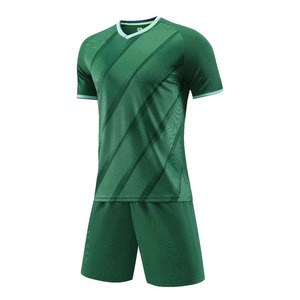 Personnalisation de l'uniforme de football Maillot d'entraînement de football Vêtements verts Adultes et enfants Ensembles de maillots de football à manches courtes - Product Image 6