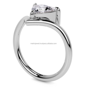 Bague en argent en forme de constellation de bijoux matriciels, avec un élégant moissanite VVS taille trillion serti à griffes, bijoux de créateur, Noël - Product Image 5