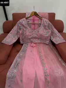 Saree indien traditionnel et de fête en fausse georgette avec fil et sequnce travail avec saree de travail de perles avec ensemble Dupatta - Product Image 2