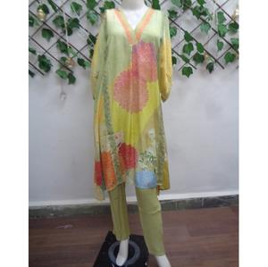 Ensemble Kurta imprimé numérique de vêtements ethniques de mode exclusive pour femmes pour options de port officiel de l'exportateur indien - Product Image 1