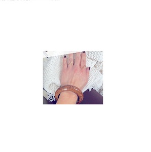 Bracelets en bois de haute qualité faits à la main pour filles et femmes pour les tenues de fête et les bracelets élégants utilisés quotidiennement - Product Image 1