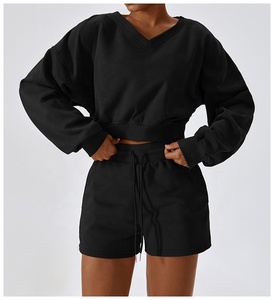 Conjunto Deportivo Informal para Mujer AOLA, Personalizado con Bordado, Ecológico, Transpirable, Sudadera con Capucha y Pantalones Cortos de Algodón Orgánico - Product Image 5