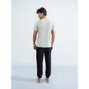 เสื้อยืด ANEKO รุ่น MC2222 ทรงปกติ ใส่สบาย ผ้าเจอร์ซีย์คอตตอน 100% น้ำหนัก 220 กรัม ลายเรียบ ป้ายยี่ห้อสั่งทำ ชำระเงินแบบ TT - Product Image 4