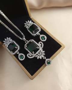 Conjunto de Joyería de Moda al por Mayor 2026, Collar y Aretes de Acero Inoxidable con Circonita de Colores para Mujer, Joyería Artificial para Bodas y Fiestas - Product Image 3