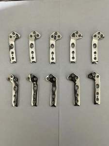 Placas de bloqueo ortopédicas veterinarias 10 piezas TPLO 3,5mm de longitud 60 instrumentos médicos aprobados por Ce derecho e izquierdo de PENTAX - Product Image 2